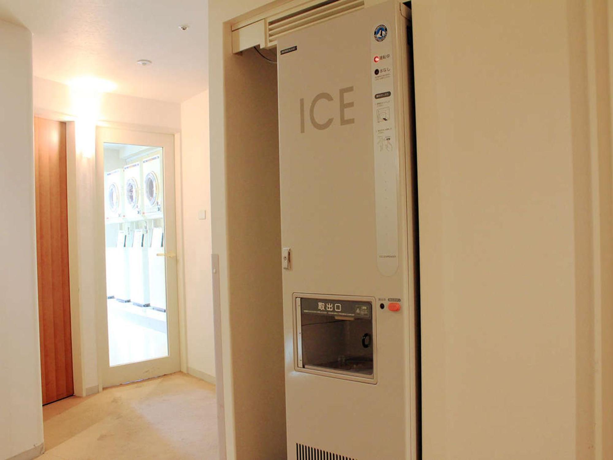 Sapporo Prince Hotel Exteriör bild A residential ice vending machine