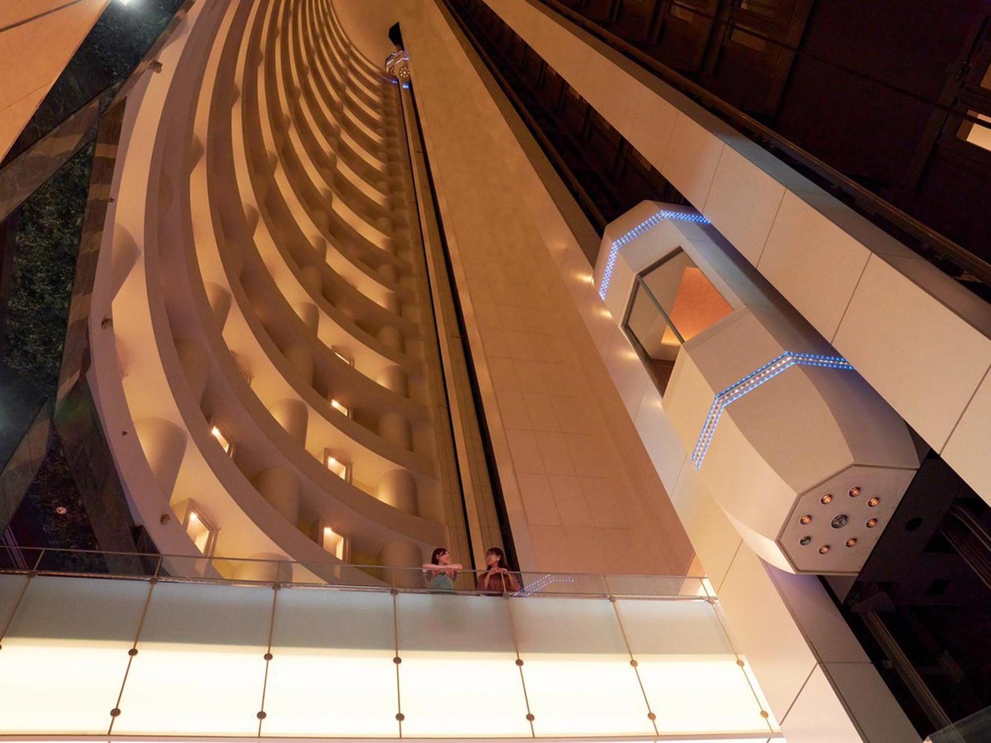 Sapporo Prince Hotel Exteriör bild The elevators
